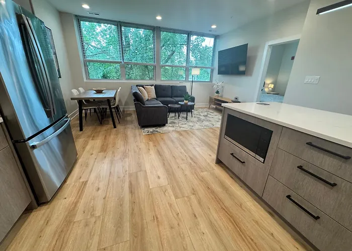 New Luxury 3br - Steps To Downtown And Metra