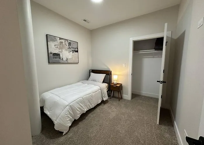New Luxury 3br - Steps To Downtown And Metra *