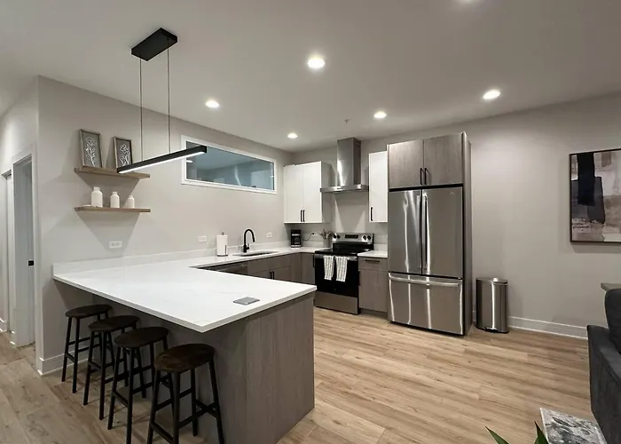 New Luxury 3br - Steps To Downtown And Metra *